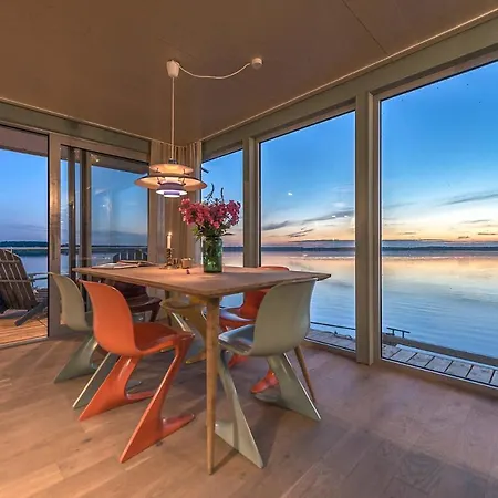 Traumhaff Hausboote La Peniche / Ostsee - Aussergewoehnliches Design, Atemberaubende Sonnenuntergaenge Und Sauna An Bord 보트호텔