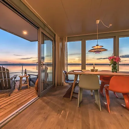 보트호텔 Traumhaff Hausboote La Peniche / Ostsee - Aussergewoehnliches Design, Atemberaubende Sonnenuntergaenge Und Sauna An Bord *