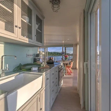 Traumhaff Hausboote La Peniche / Ostsee - Aussergewoehnliches Design, Atemberaubende Sonnenuntergaenge Und Sauna An Bord * Luckow (Mecklenburg-Vorpommern)