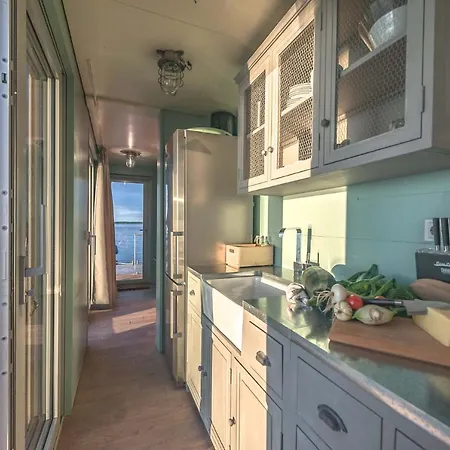 Traumhaff Hausboote La Peniche / Ostsee - Aussergewoehnliches Design, Atemberaubende Sonnenuntergaenge Und Sauna An Bord *