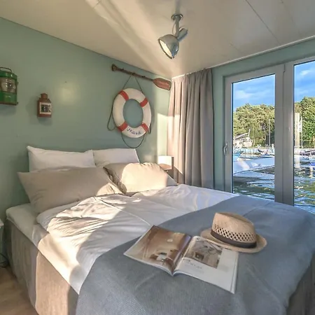 Traumhaff Hausboote: Floating Retreat With Sauna And Sunset Views *