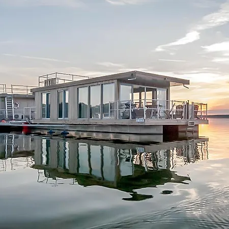 Traumhaff Hausboote La Peniche / Ostsee - Aussergewoehnliches Design, Atemberaubende Sonnenuntergaenge Und Sauna An Bord * Luckow (Mecklenburg-Vorpommern)