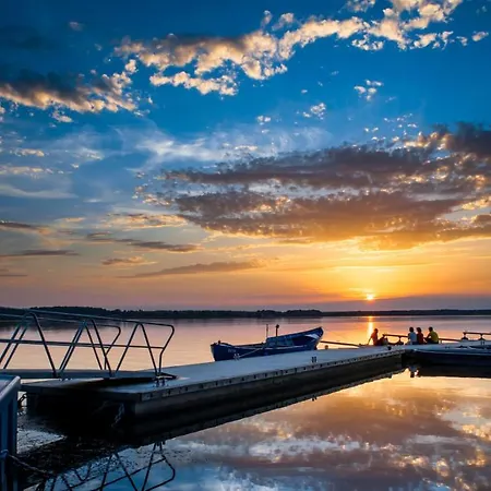 Traumhaff Hausboote: Floating Retreat With Sauna And Sunset Views Luckow (Mecklenburg-Vorpommern)