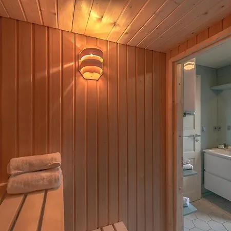 Botel Traumhaff Hausboote: Floating Retreat With Sauna And Sunset Views Luckow (Mecklenburg-Vorpommern)