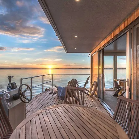 Ботель Traumhaff Hausboote La Peniche / Ostsee - Aussergewoehnliches Design, Atemberaubende Sonnenuntergaenge Und Sauna An Bord *